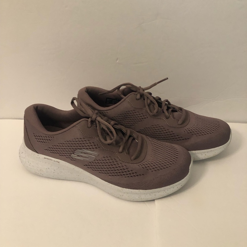 Skechers 149990 Women’s size 10 Mauve Purple Lace Up Shoes